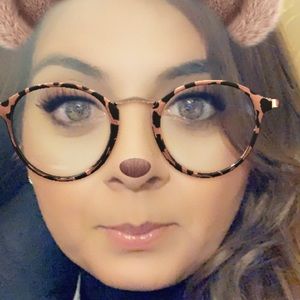 Meet your Posher, Juanita